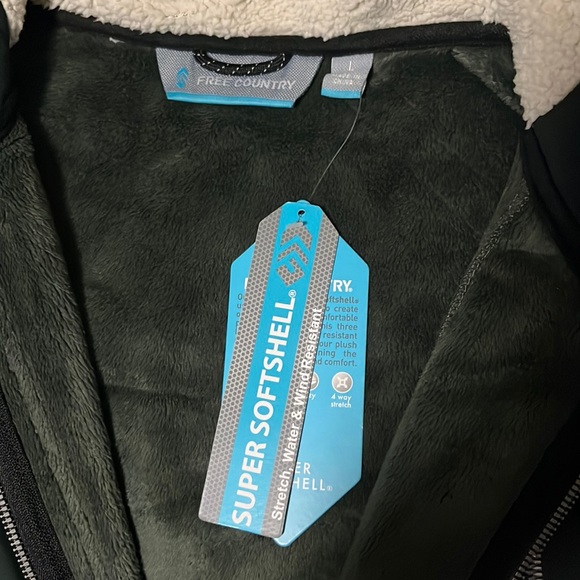 Free Country Softshell Jacket with Sherpa Lined Hood and Soft inner lining. - Picture 13 of 16